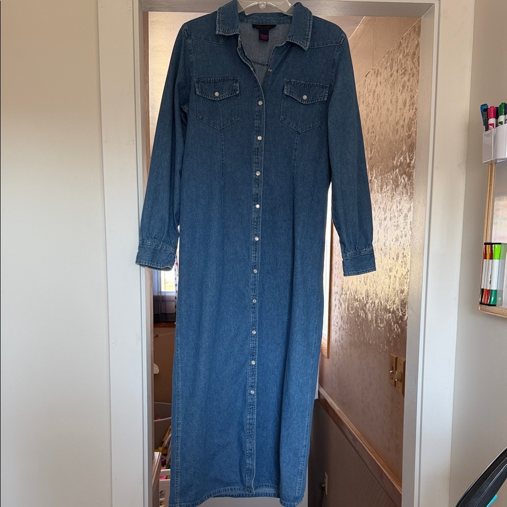 Vintage Denim & Co Long Sleeve Pearl Snap Dress / Duster